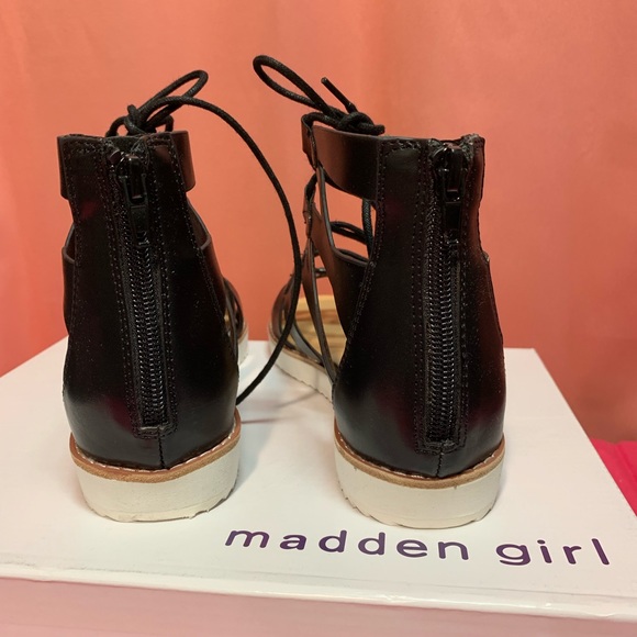 Madden girl black ankle gladiator sandal NIB - Picture 4 of 7